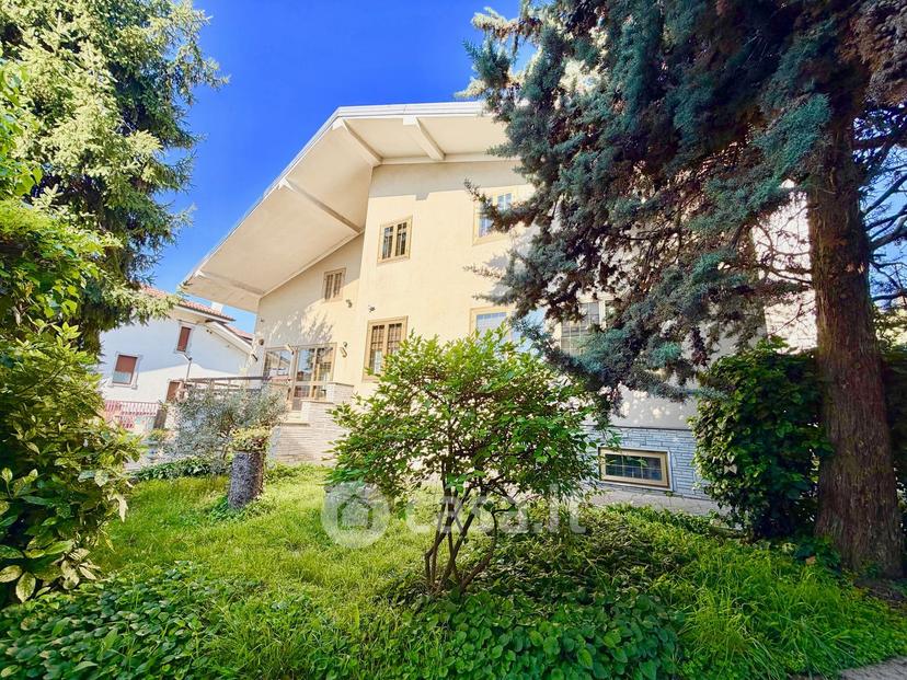 Villa in Via Giuseppe Parini 5 — foto 39 di 86
