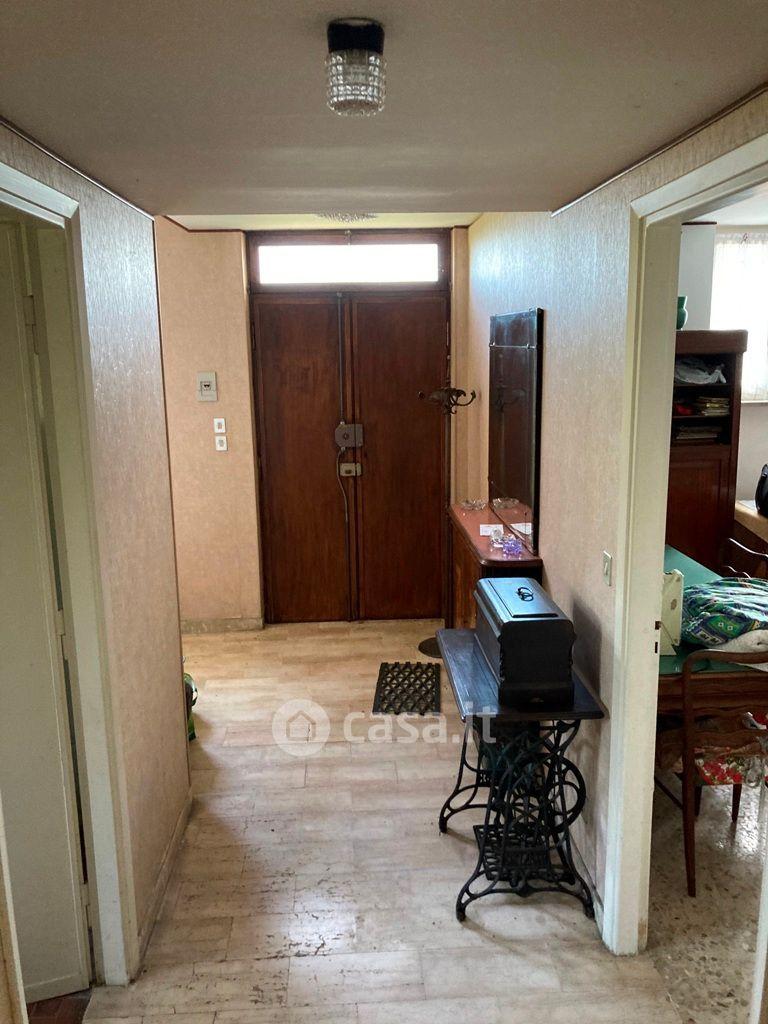 Villa in Via Combaluetto 1 — foto 6 di 22