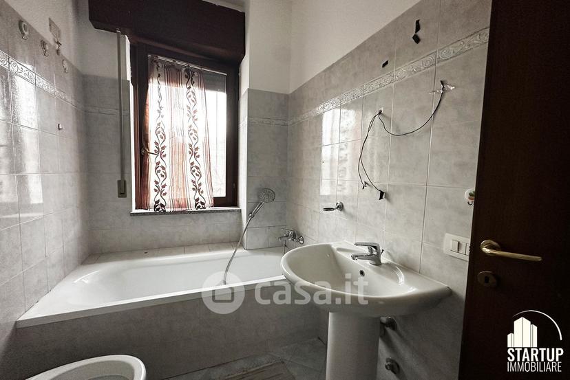 Trilocale in Via Carroccio 5 — foto 16 di 31