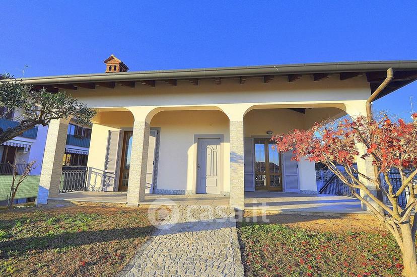 Villa in Via Sandro Pertini 5 — foto 8 di 32