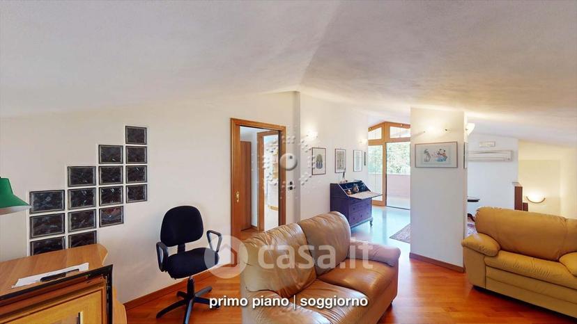 Villa in Via Arno 10 — foto 11 di 64