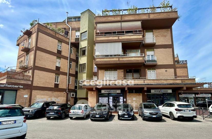 Quadrilocale in Via della Casetta Mattei 167 — foto 29 di 37
