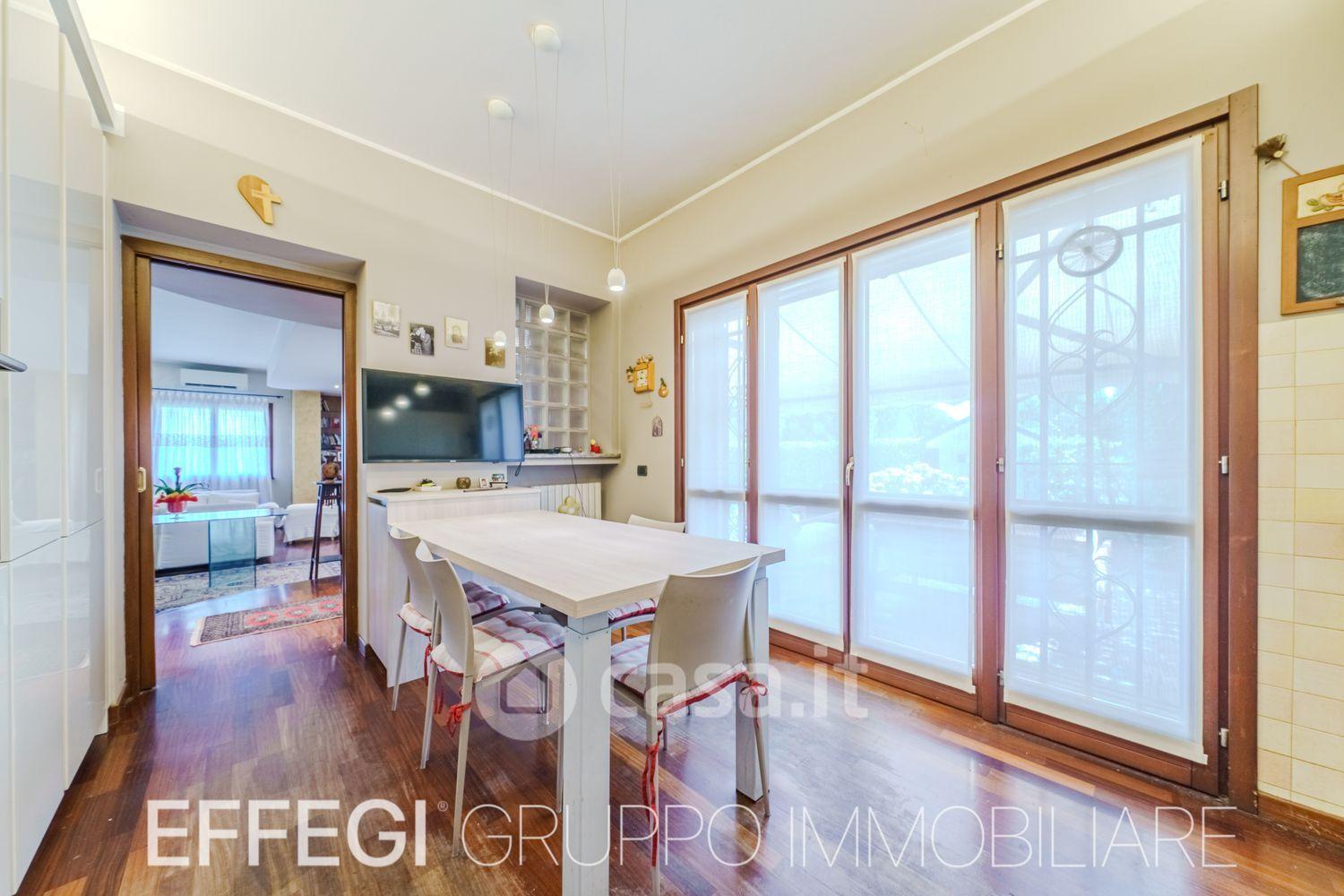 Villa in Via Galileo Galilei 2