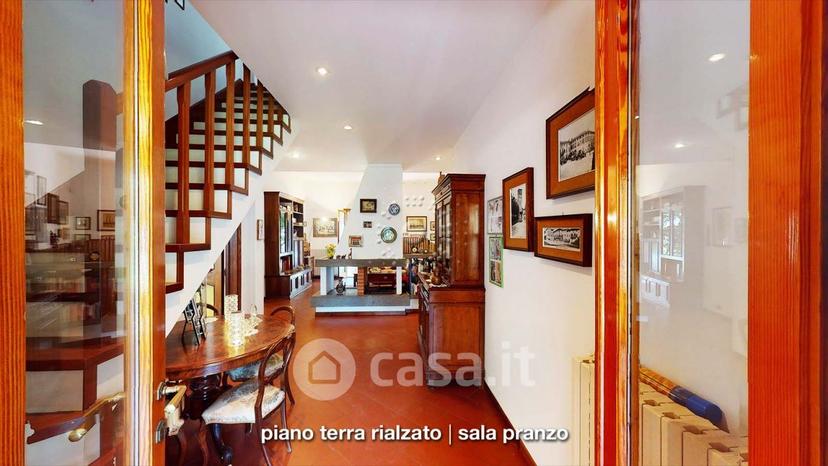 Villa in Via Arno 10 — foto 25 di 64