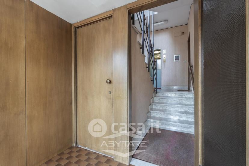 Trilocale in Via Pasubio 5 — foto 11 di 41