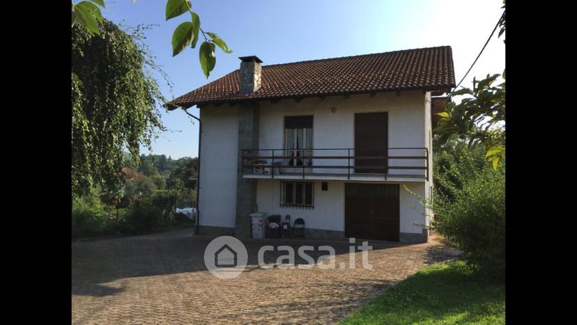 Villa in Via Combaluetto 1 — foto 2 di 22