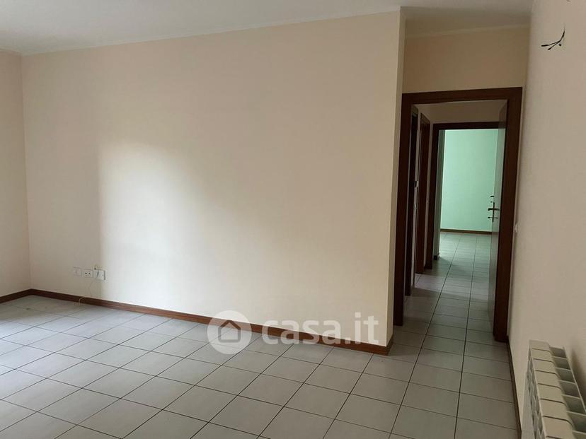 Trilocale in Via Ischia 42 — foto 21 di 25