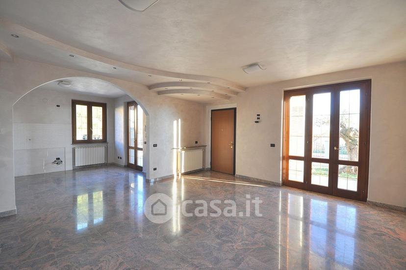 Villa in Via Sandro Pertini 5 — foto 19 di 32