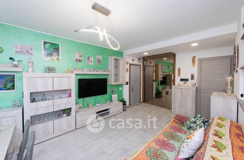 Trilocale in Via Emilio Alessandrini 2 — foto 9 di 29