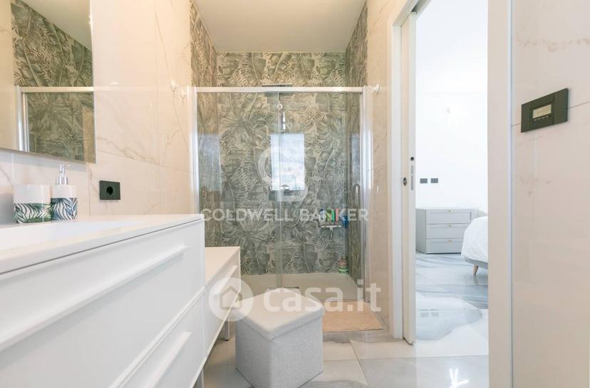 Villa in Via delle Alberine 7 — foto 9 di 22