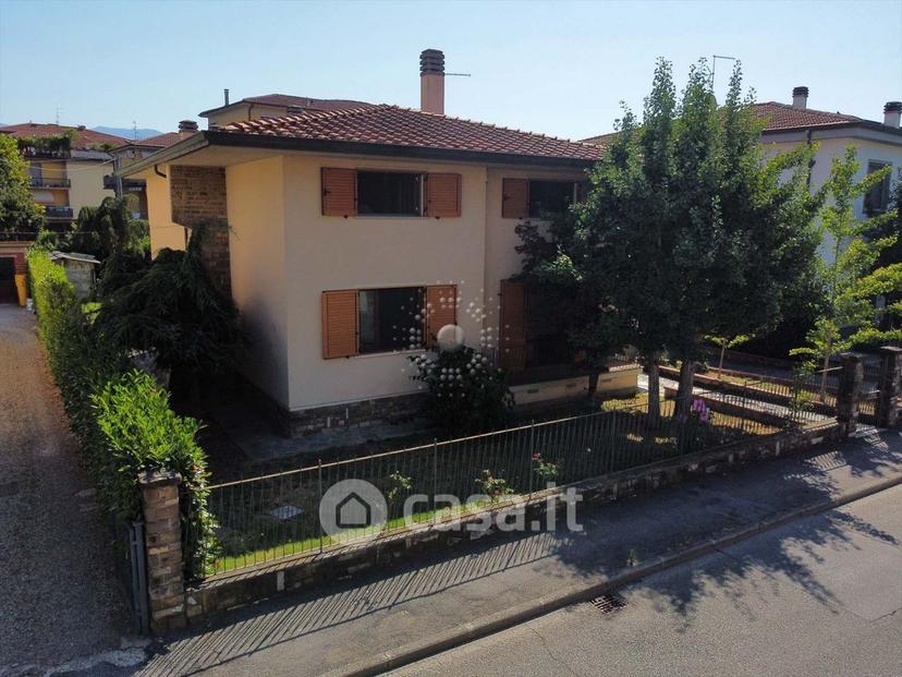 Villa in Via Arno 10 — foto 38 di 64
