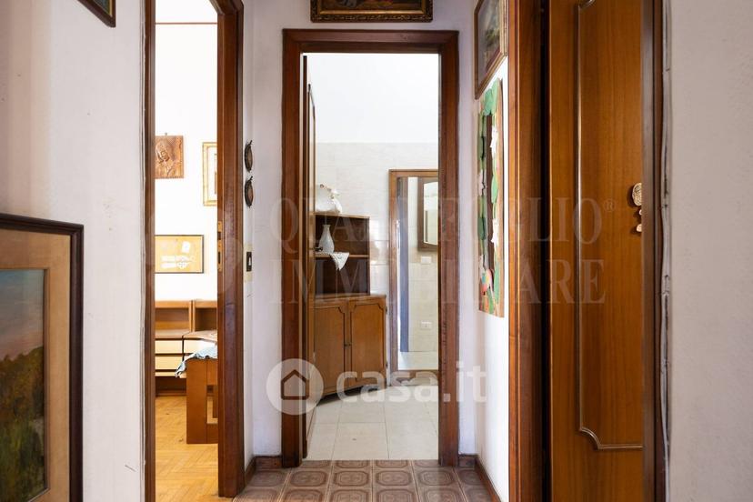 Quadrilocale in Via delle Gondole 38
