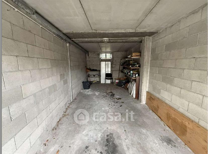 Trilocale in Via Claudio Treves 18 — foto 27 di 36