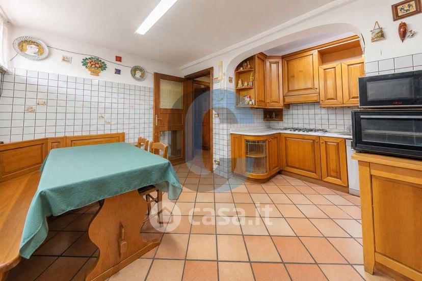 Villa in Via Poggio Fiorito — foto 2 di 72
