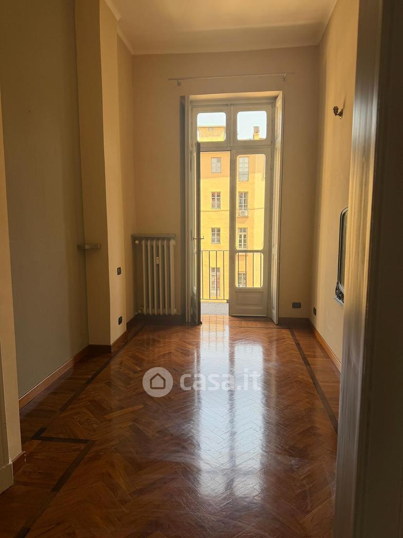 Trilocale in Corso Re Umberto 21 Bis — foto 3 di 34