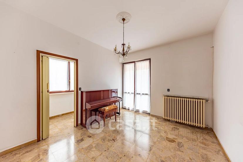 Villa in Via Monte Nevoso 10 — foto 9 di 49