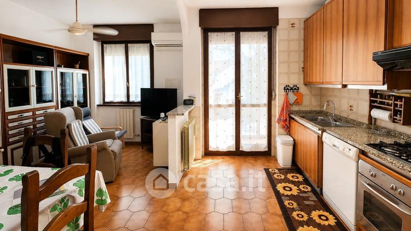 Trilocale in Via Cafiero — foto 3 di 29