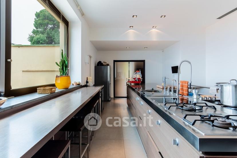 Villa in Via Alessandro Manzoni — foto 17 di 54