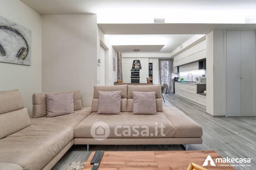 Villa in Via Giuseppina Biggiogero 1 — foto 18 di 33