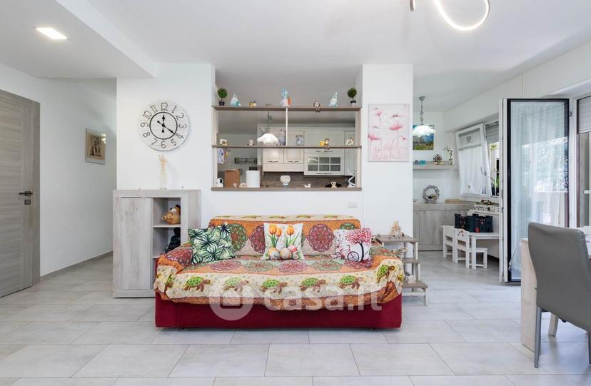 Trilocale in Via Emilio Alessandrini 2 — foto 23 di 29