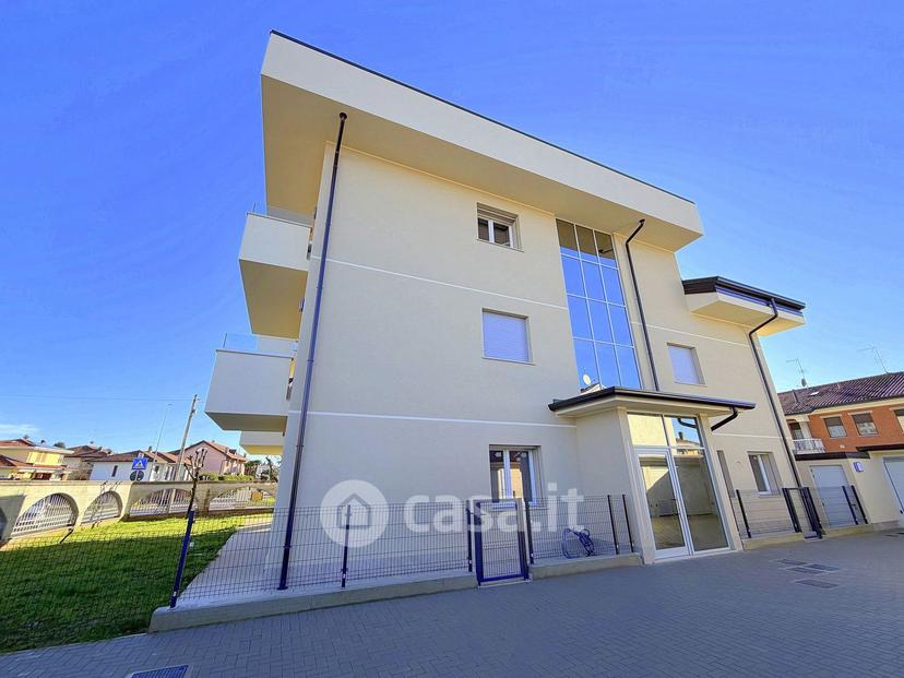 Trilocale in Via Monte Grappa 3 — foto 10 di 29