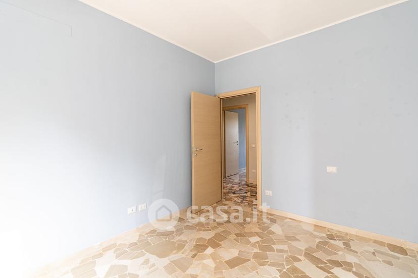 Trilocale in Via Martiri di Marzabotto 81 — foto 18 di 28