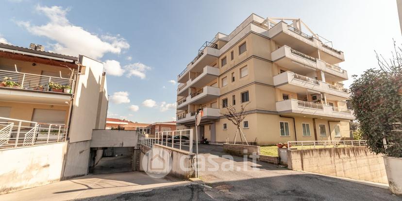 Trilocale in Via Salorno 64 --d — foto 4 di 33