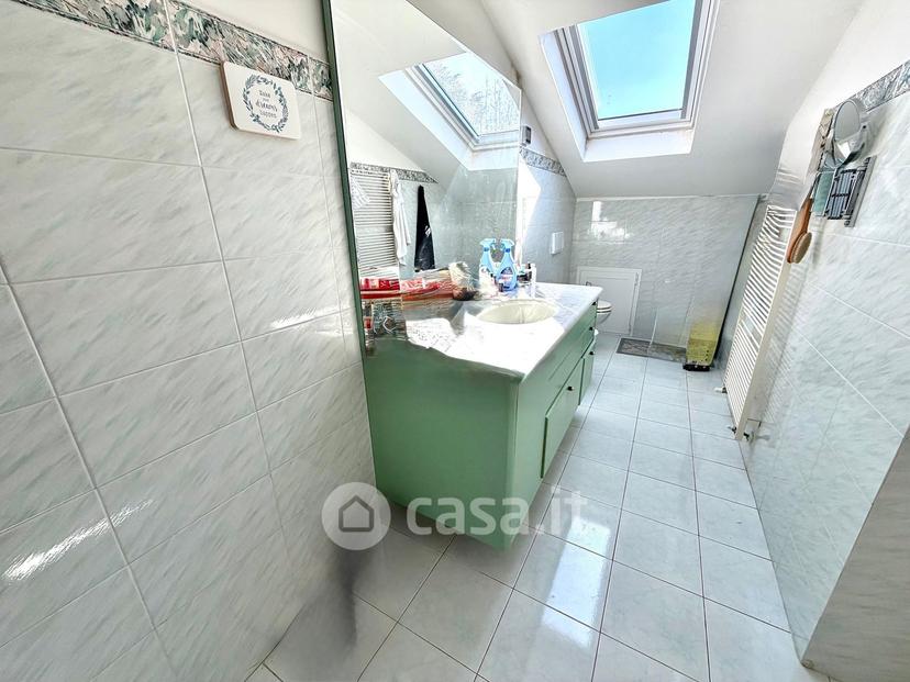 Villa in Via dei Pini 29 — foto 8 di 35