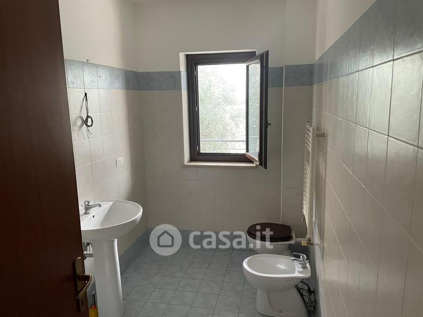 Trilocale in Via Ischia 42 — foto 5 di 25