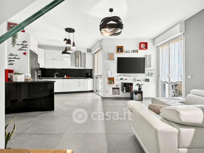 Trilocale in Via Giacomo Manzú 2 — foto 17 di 32