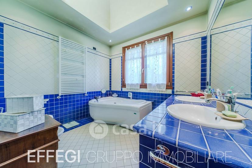 Villa in Via Galileo Galilei 2 — foto 6 di 39