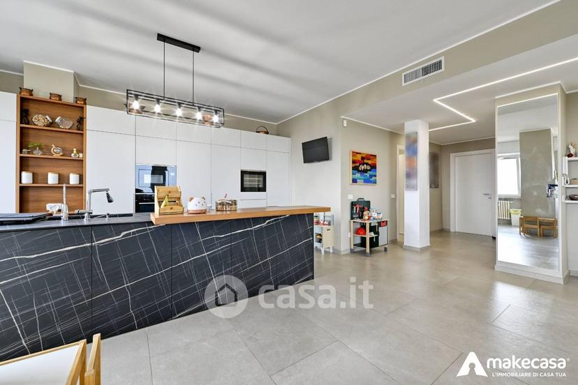 Quadrilocale in Via delle Rose 5 — foto 24 di 31