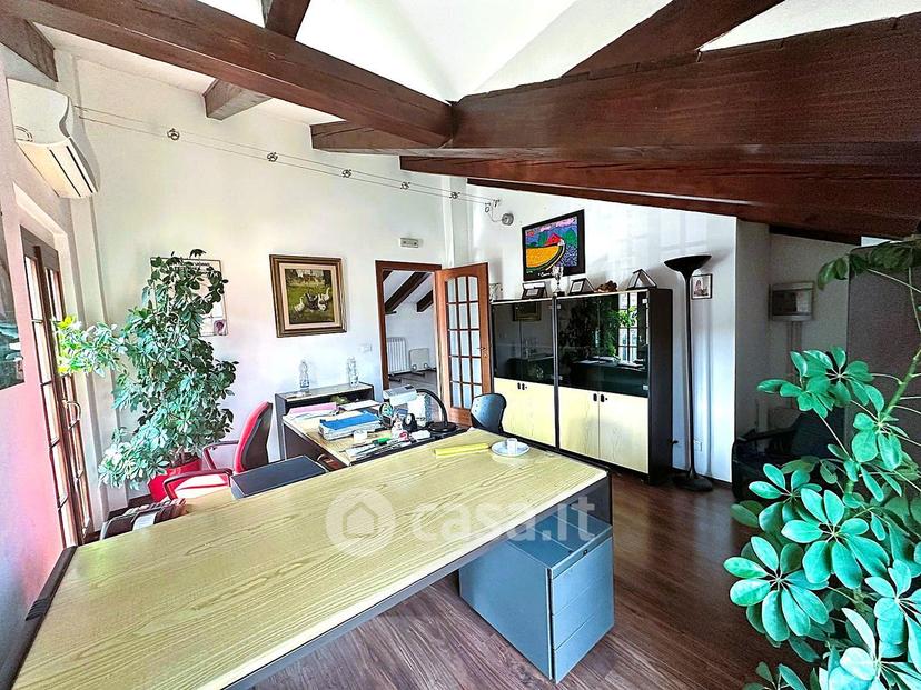 Villa in Via Torino 115 — foto 2 di 33