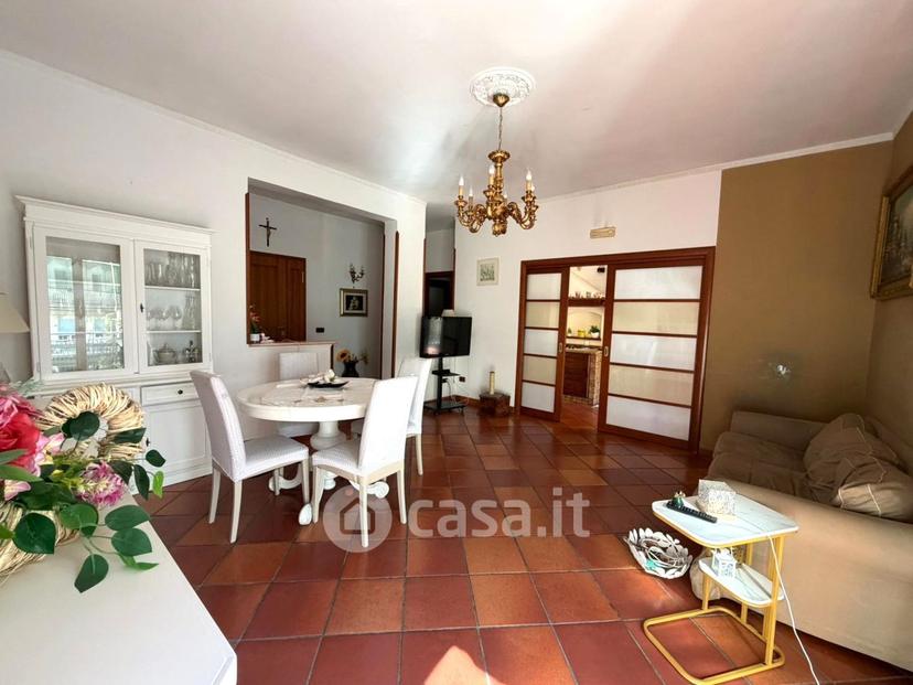 Trilocale in Viale Leone 24
