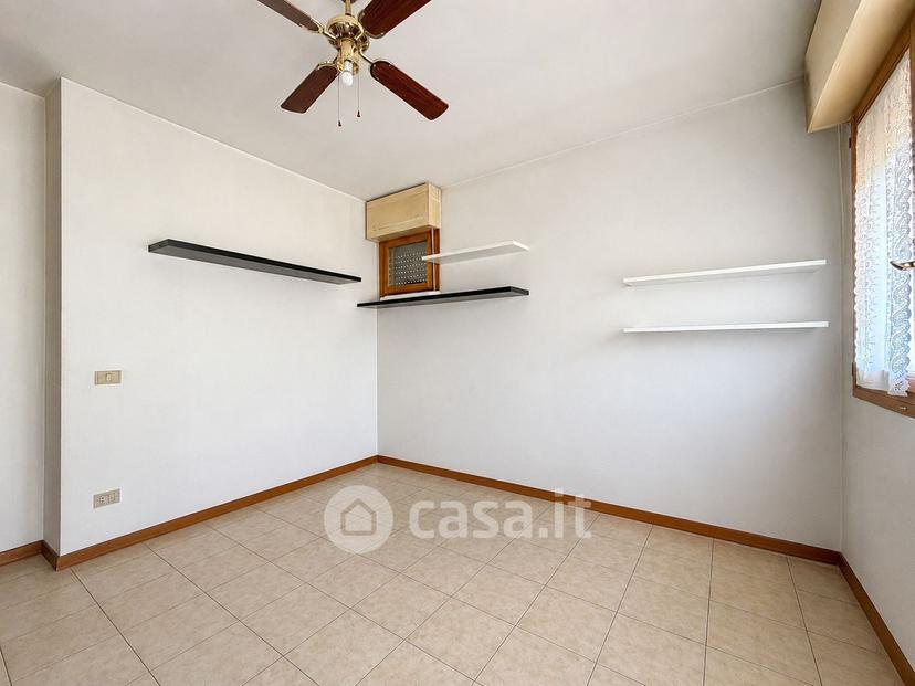 Trilocale in Via Piero Calamandrei — foto 12 di 14