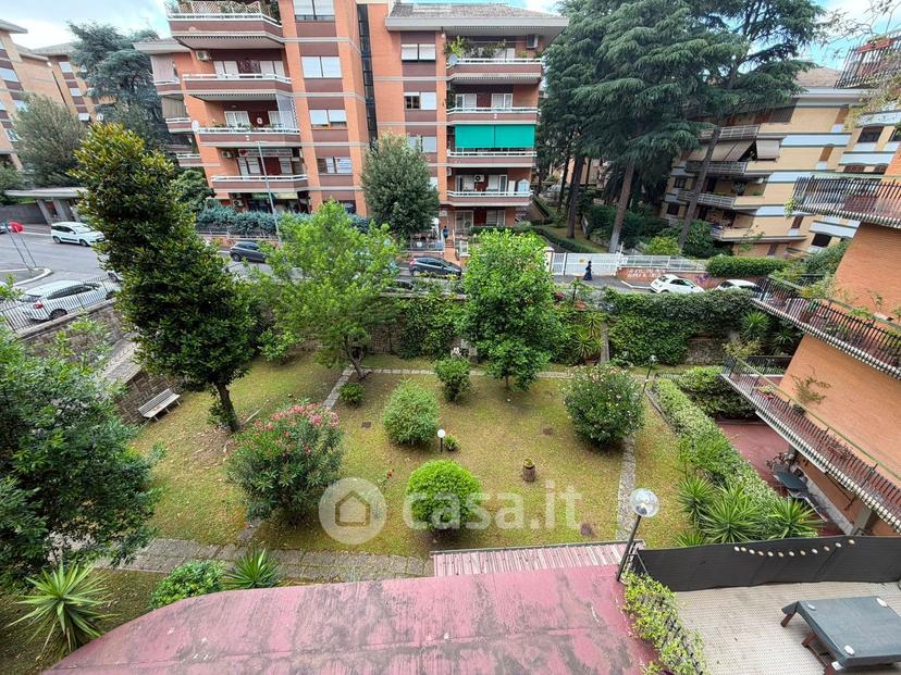 Quadrilocale in Via Ugo Ojetti — foto 28 di 37