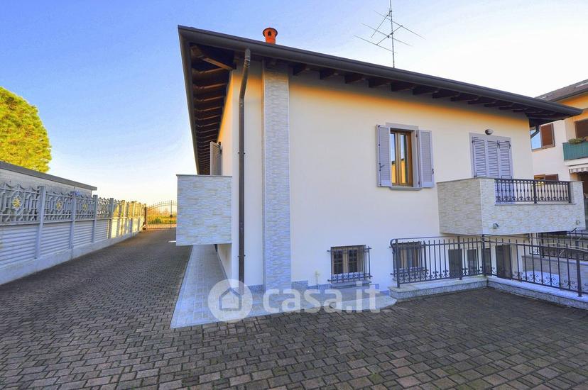 Villa in Via Sandro Pertini 5 — foto 21 di 32