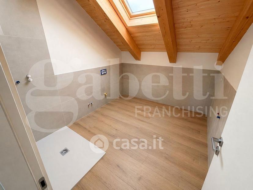 Villa in Via Cristoforo Colombo 59 — foto 33 di 39