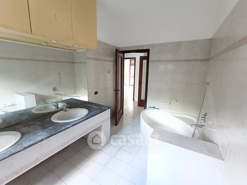 Quadrilocale in Via Cesare Battisti 18 — foto 6 di 37