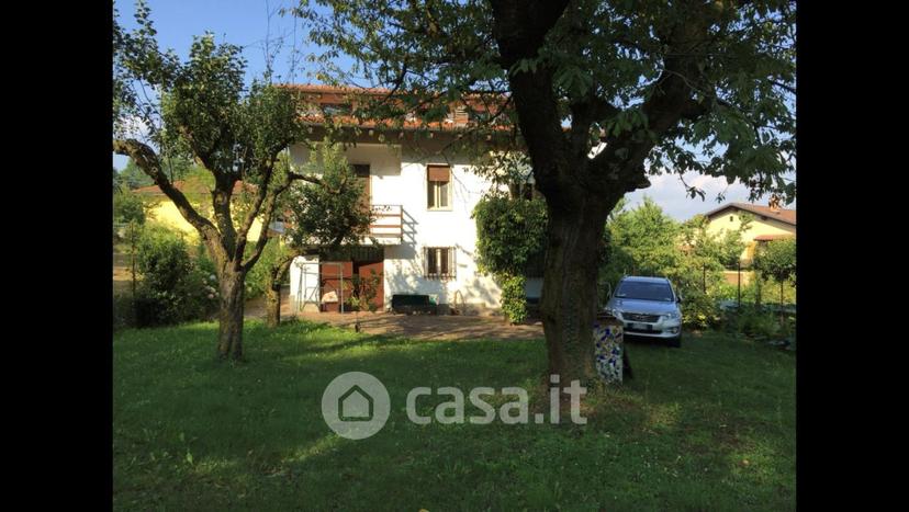 Villa in Via Combaluetto 1 — foto 5 di 22