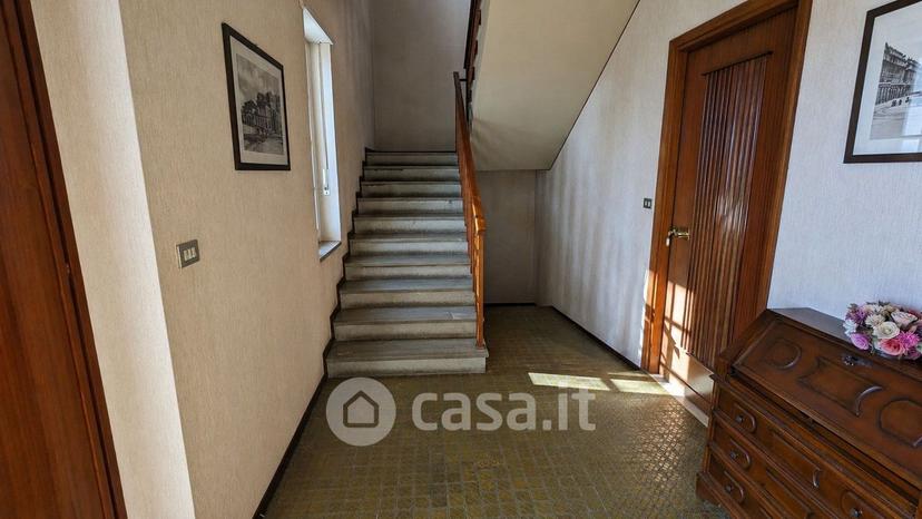 Villa in Via delle Viole 12 — foto 5 di 34
