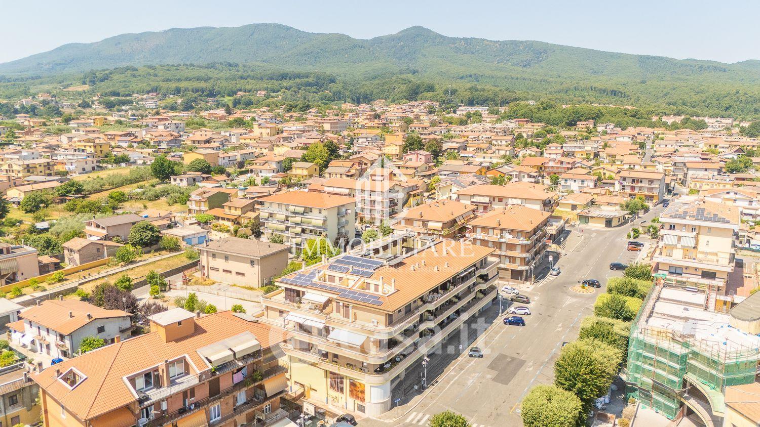 Quadrilocale in Via Sausset Les Pins 9