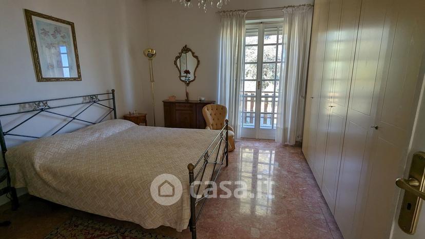 Villa in Via delle Viole 12 — foto 3 di 34