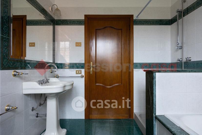 Trilocale in Via Livorno — foto 27 di 51