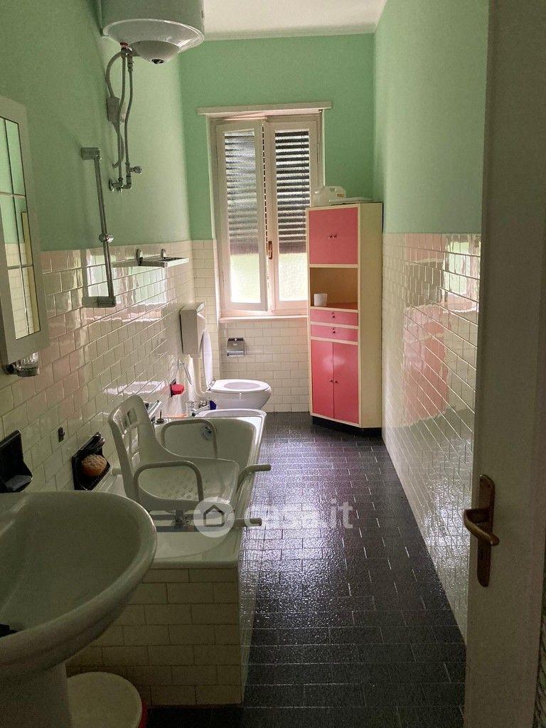 Villa in Via Combaluetto 1 — foto 8 di 22