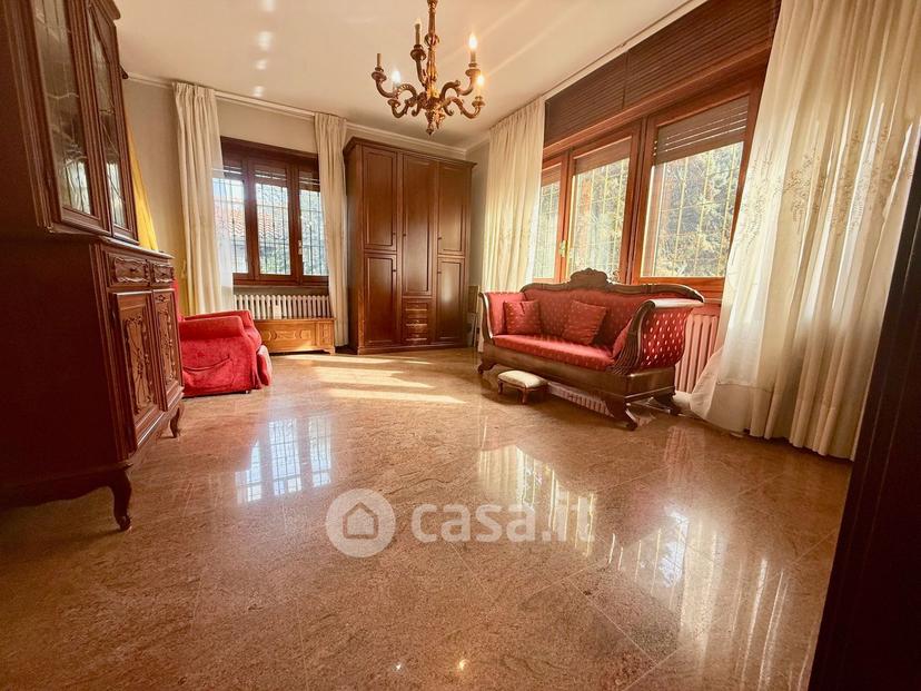 Villa in Via Giuseppe Parini 5 — foto 14 di 86
