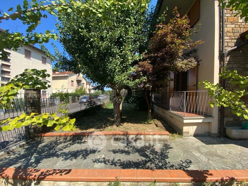 Villa in Via Arno 10 — foto 9 di 64