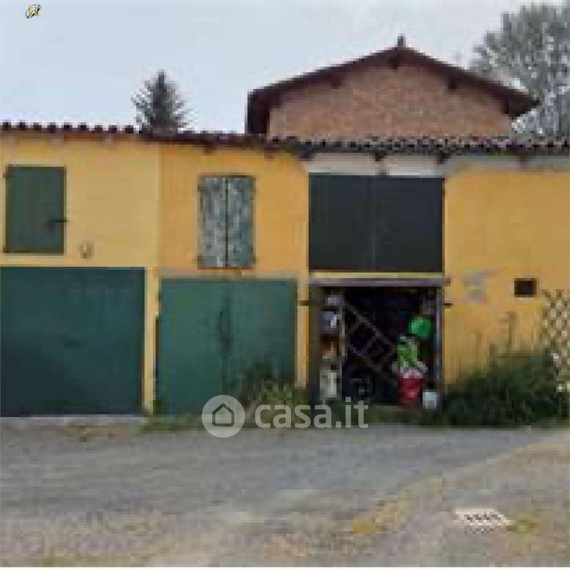 Trilocale in Via della Pace 60 — foto 16 di 32