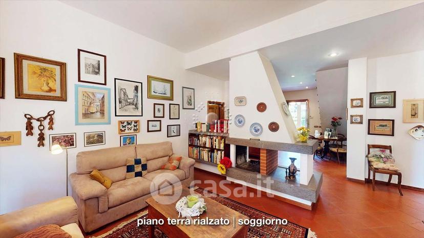 Villa in Via Arno 10 — foto 58 di 64