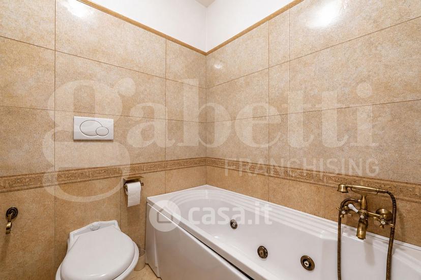 Trilocale in Viale Monte Penice 10 — foto 3 di 26